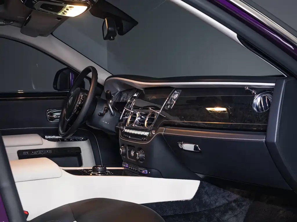 Rolls-Royce Ghost 2014 — фото 13
