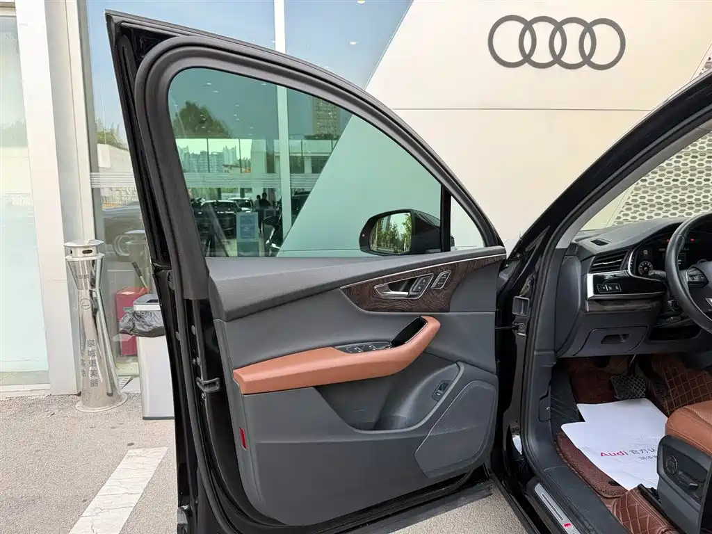 Audi Q7 2020 — фото 10