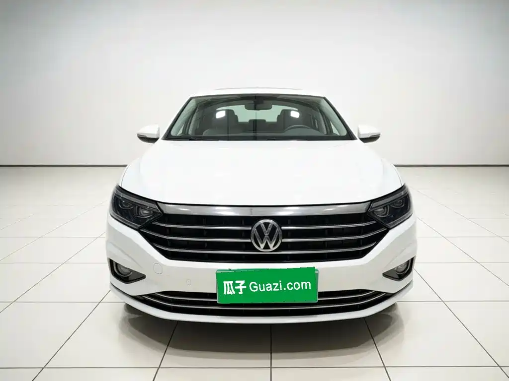 Volkswagen Sagitar 2020