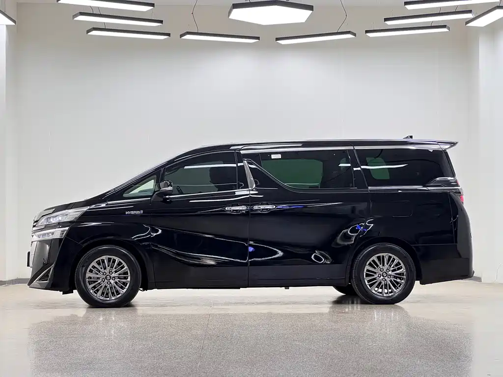 Toyota Vellfire 2022 — фото 4