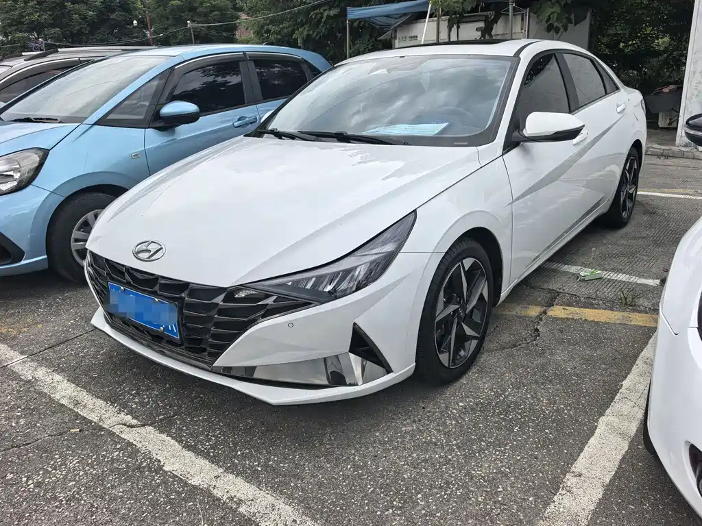 Hyundai Elantra 2023