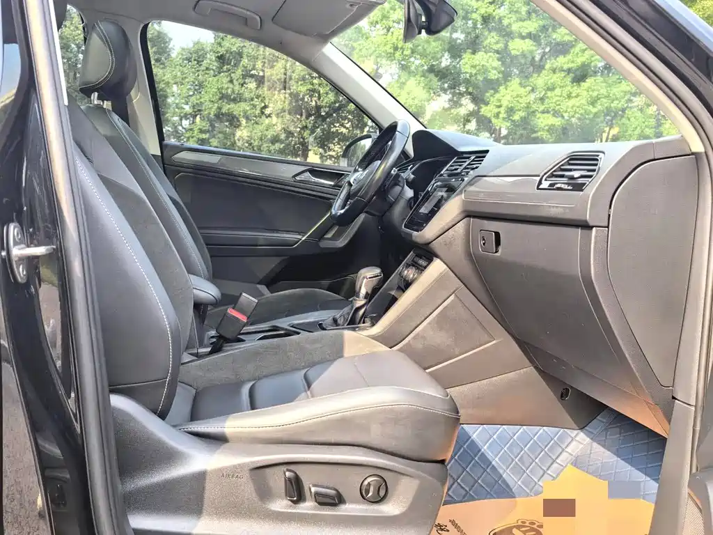 Volkswagen Tiguan L 2021 — фото 10