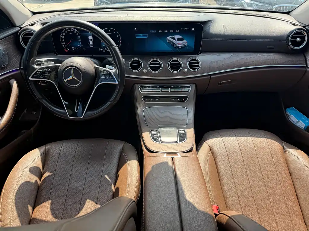 Mercedes-Benz E-Class 2021 — фото 16
