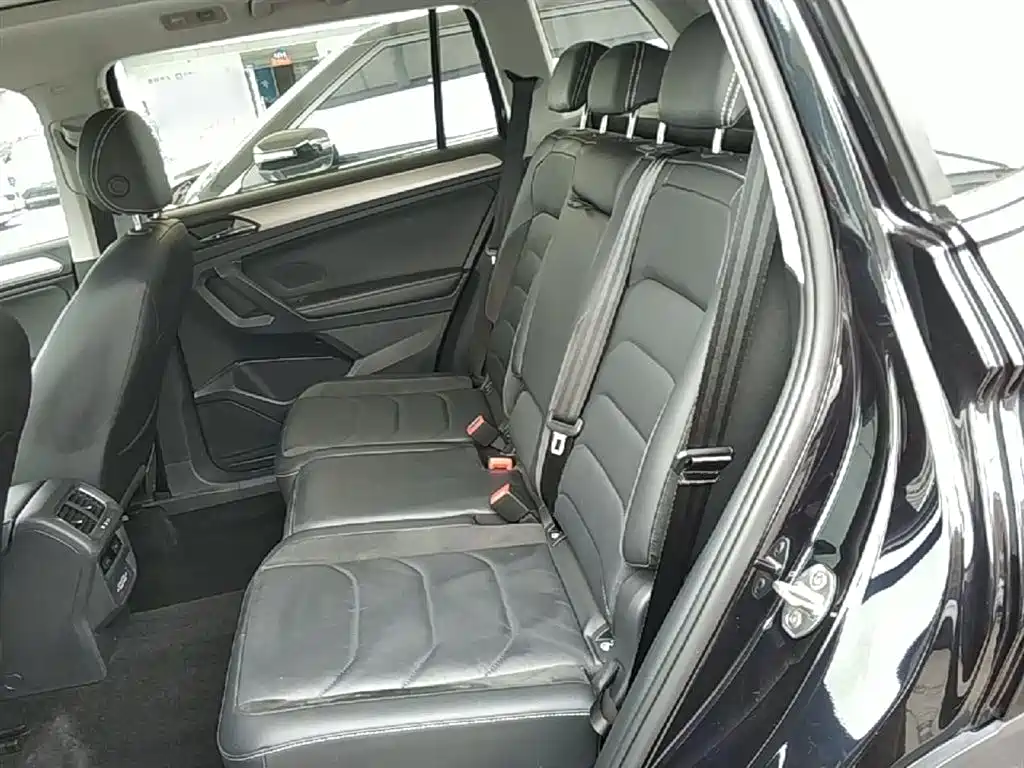 Volkswagen Tiguan L 2020 — фото 17