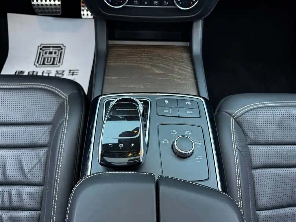 Mercedes-Benz GLS AMG 2017 — фото 16