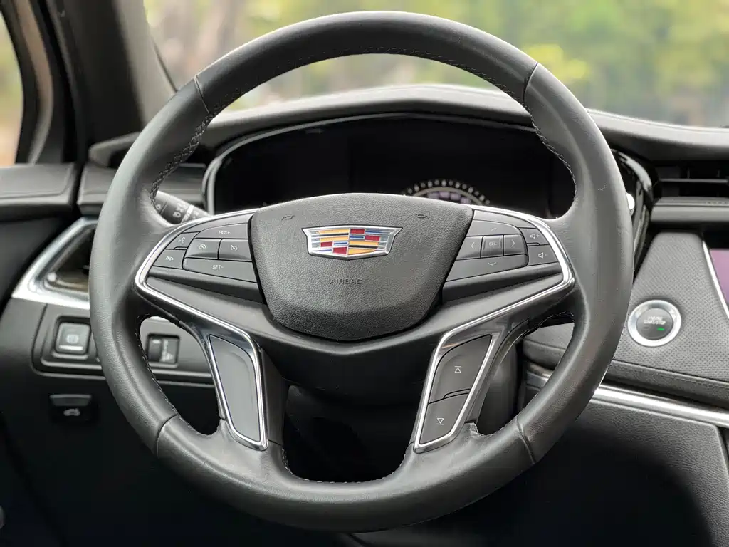 Cadillac XT5 2018 — фото 17