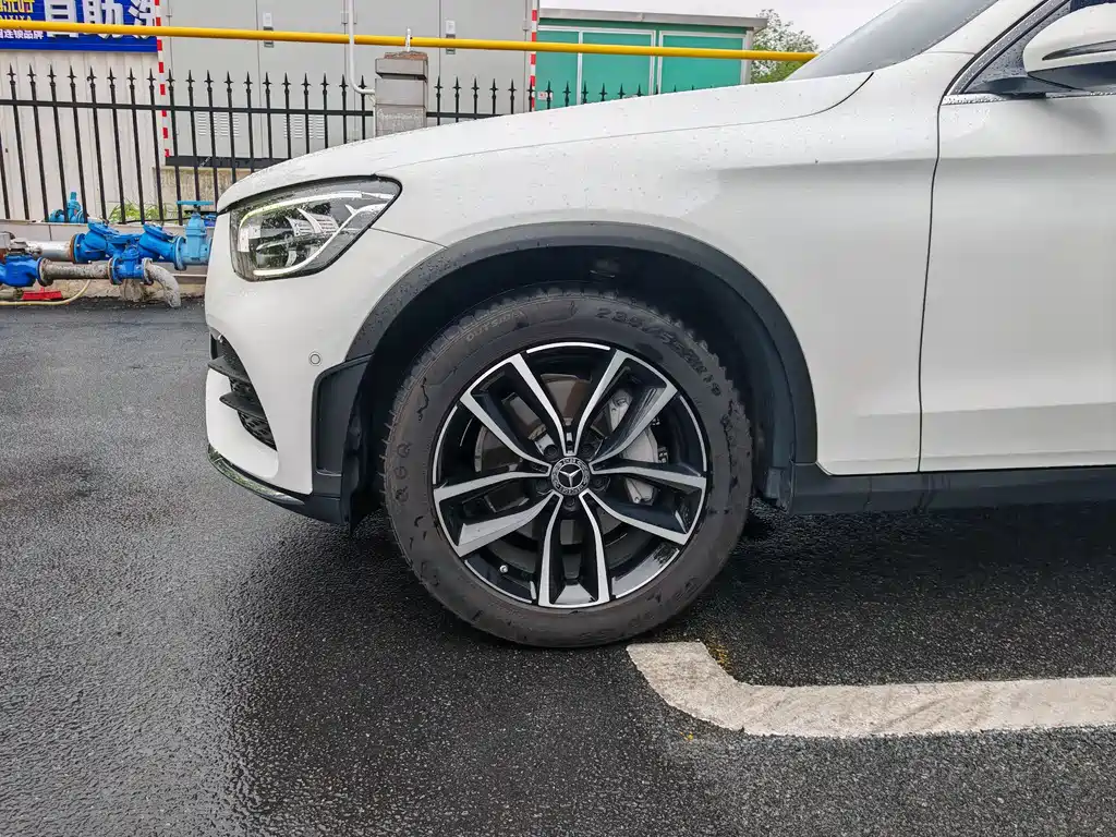 Mercedes-Benz GLC 2021 — фото 20