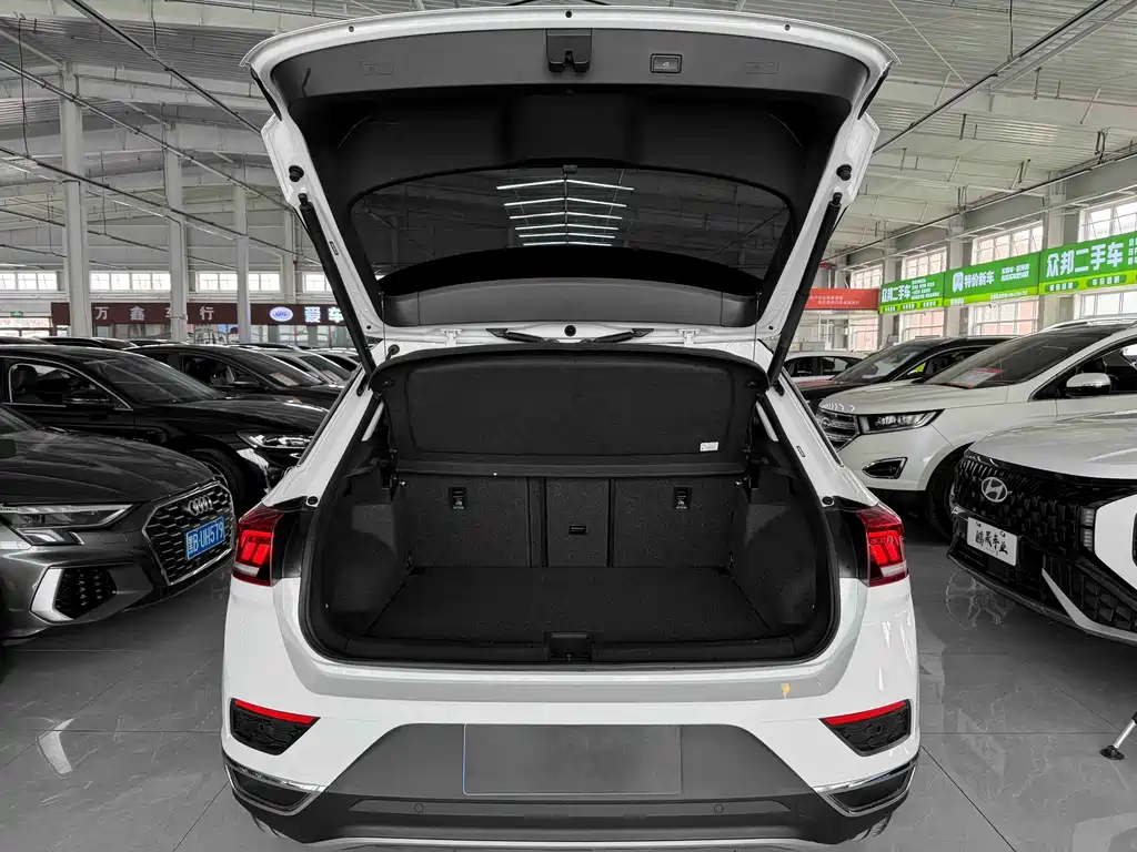Volkswagen T-Roc 2023 — фото 21