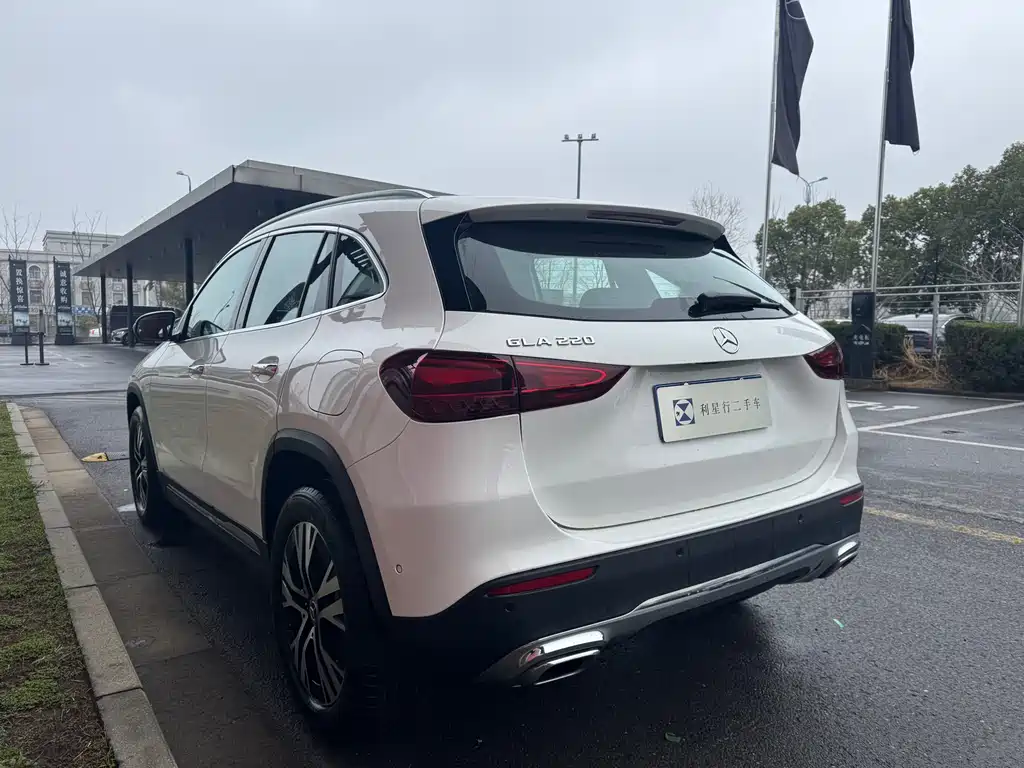 Mercedes-Benz GLA 2024 — фото 14