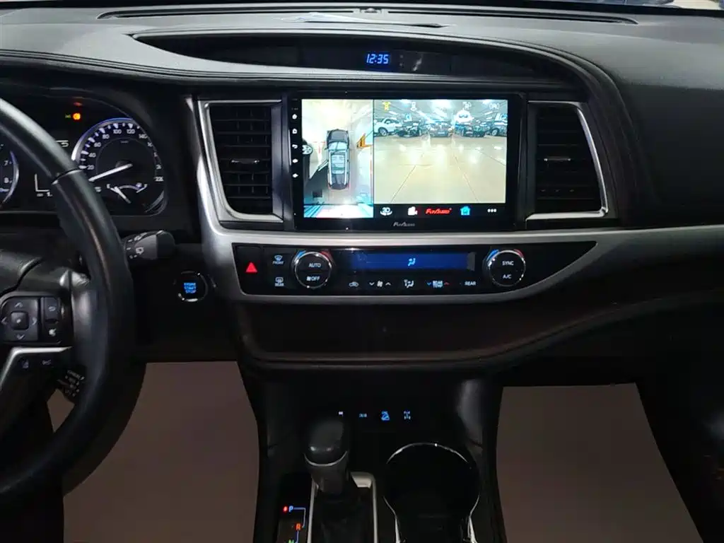 Toyota Highlander 2020 — фото 13