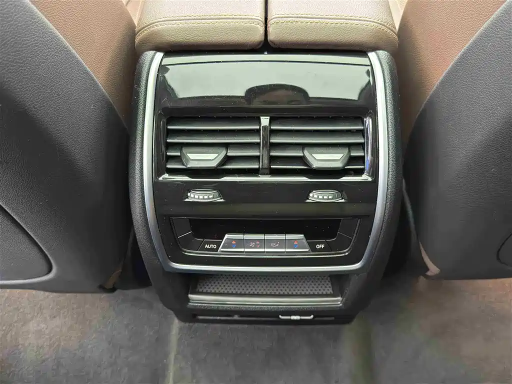 BMW X7 2022 — фото 11