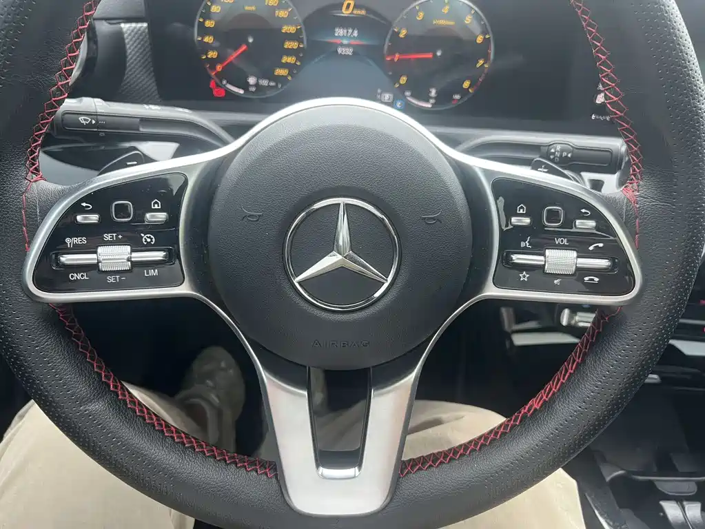 Mercedes-Benz A-Class 2022 — фото 12