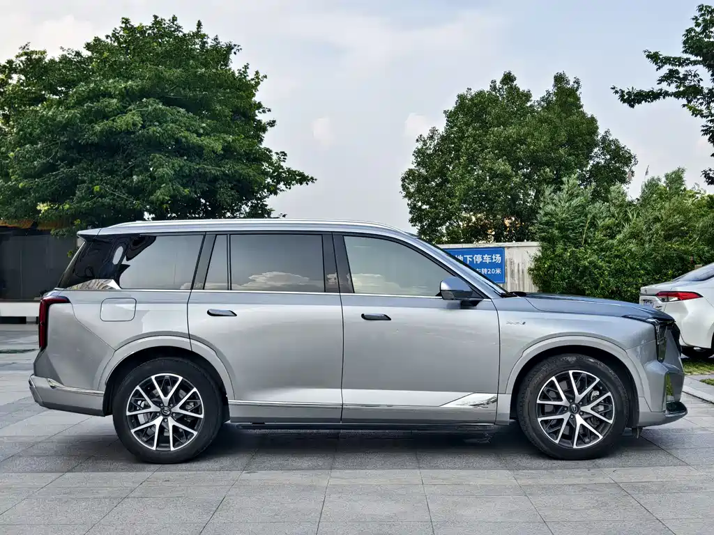 GAC Motor Trumpchi ES9 2024 — фото 8
