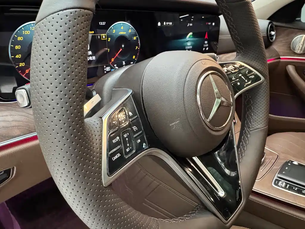 Mercedes-Benz E-Class 2022 — фото 23