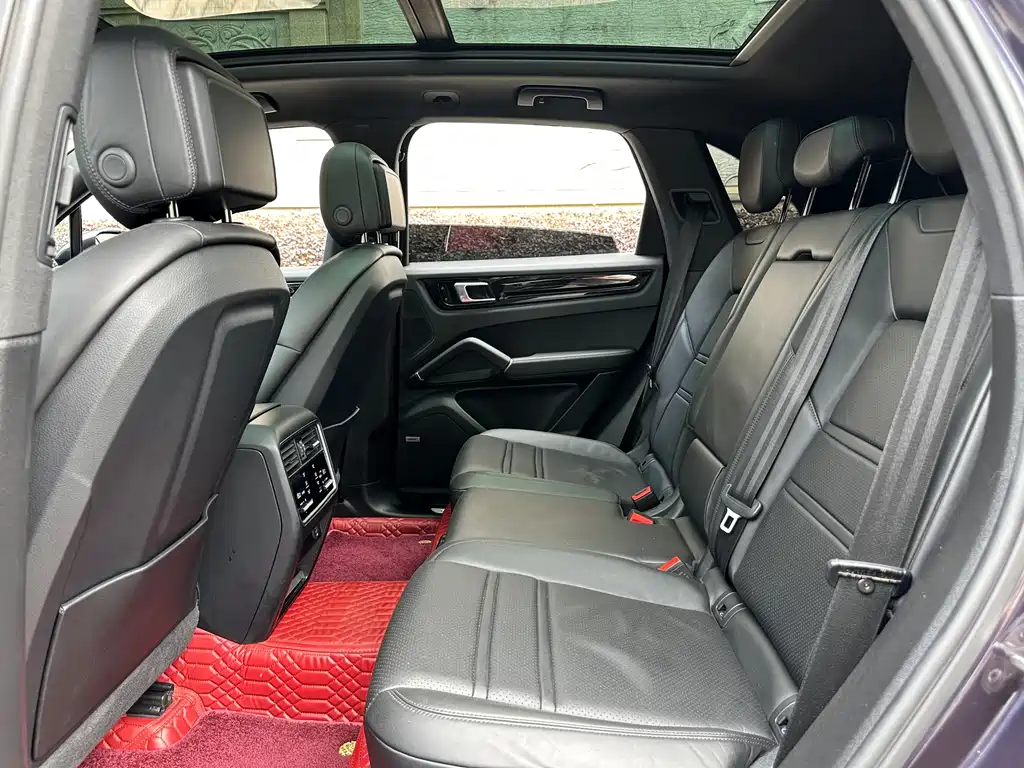 Porsche Cayenne 2019 — фото 12