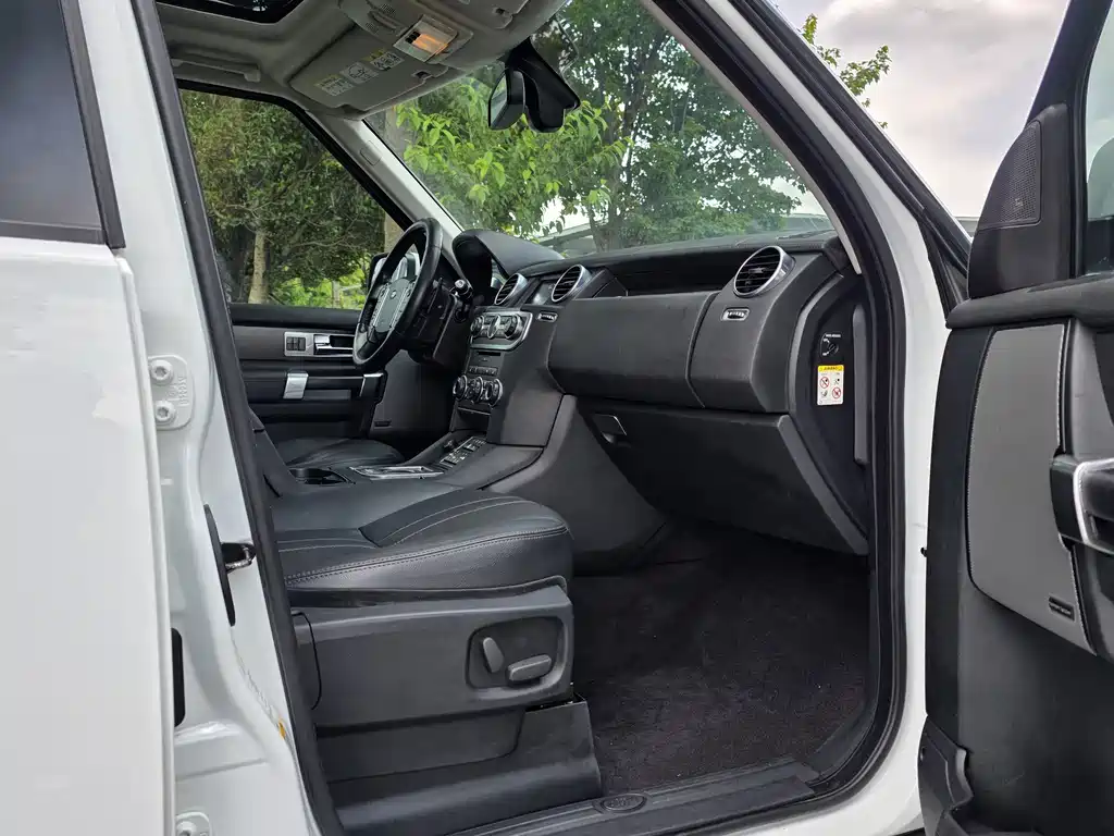 Land Rover Discovery 2013 — фото 11