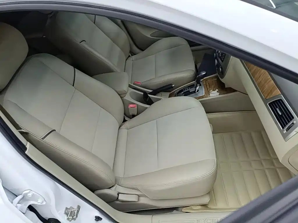 Buick Excelle 2015 — фото 25