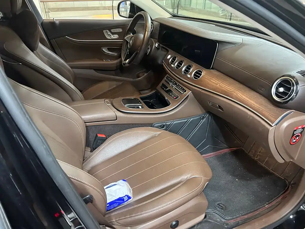 Mercedes-Benz E-Class 2023 — фото 4
