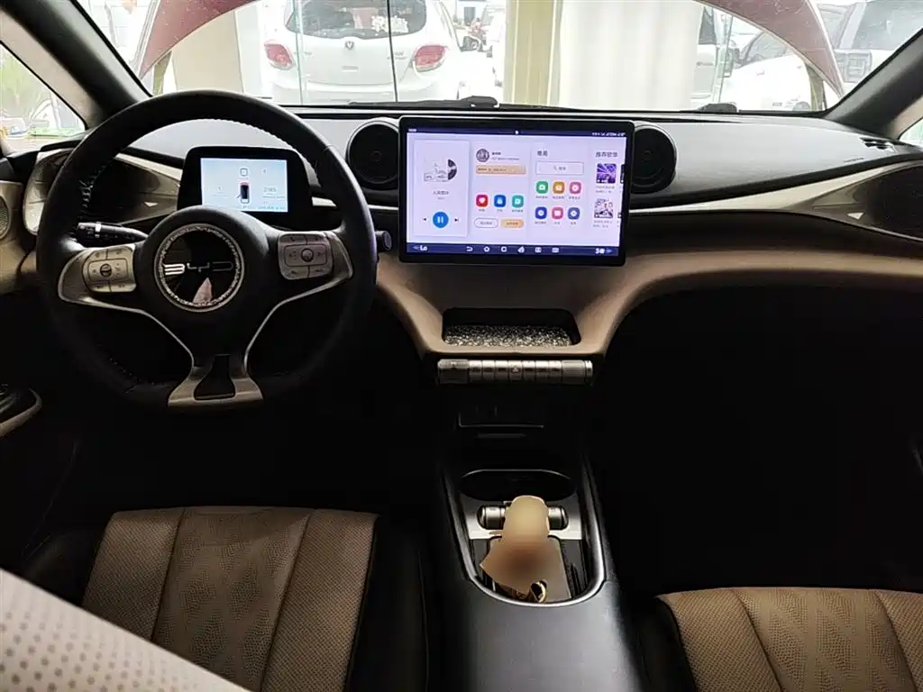 BYD Dolphin 2023 — фото 10