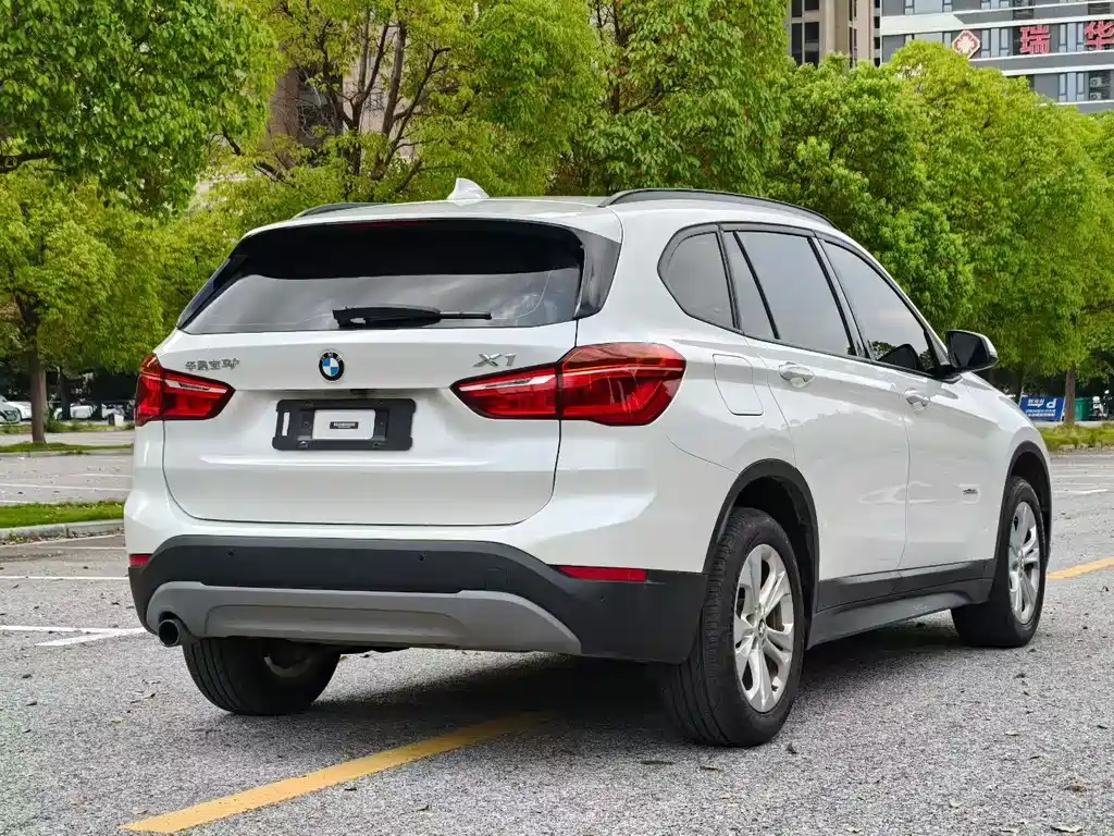 BMW X1 2017 — фото 7