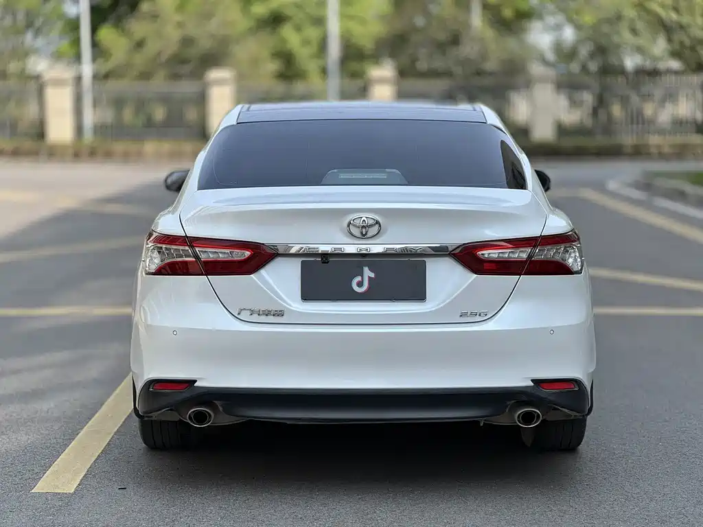 Toyota Camry 2020 — фото 18