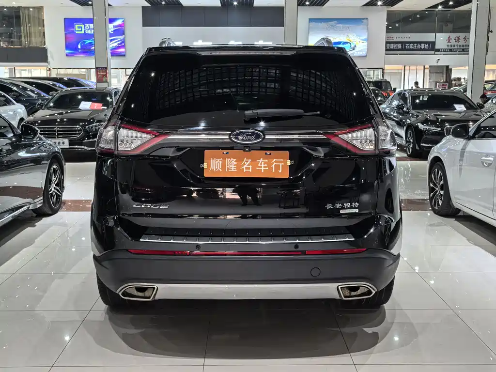 Ford Edge 2018 — фото 20