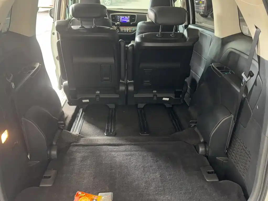 Honda Odyssey 2016 — фото 18