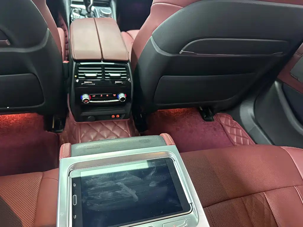 BMW 5 Series 2021 — фото 10