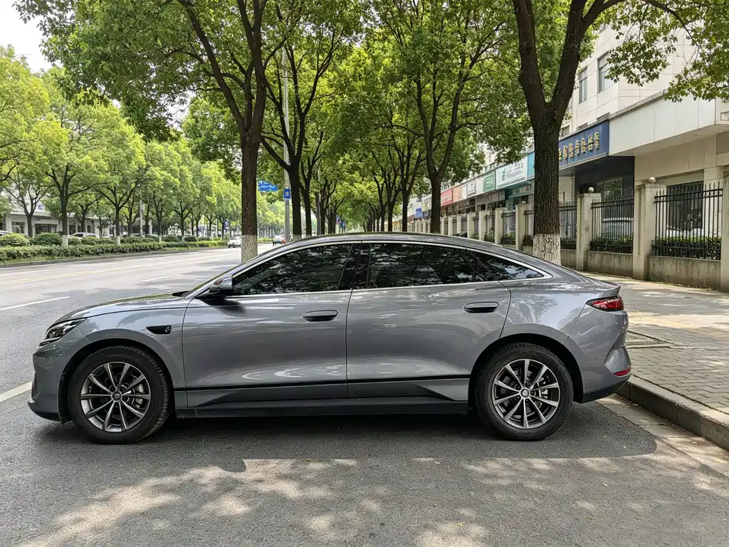 BYD Qin L 2025 — фото 3