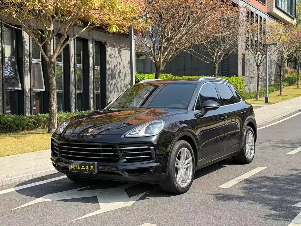 Porsche Cayenne 2019 — фото 1