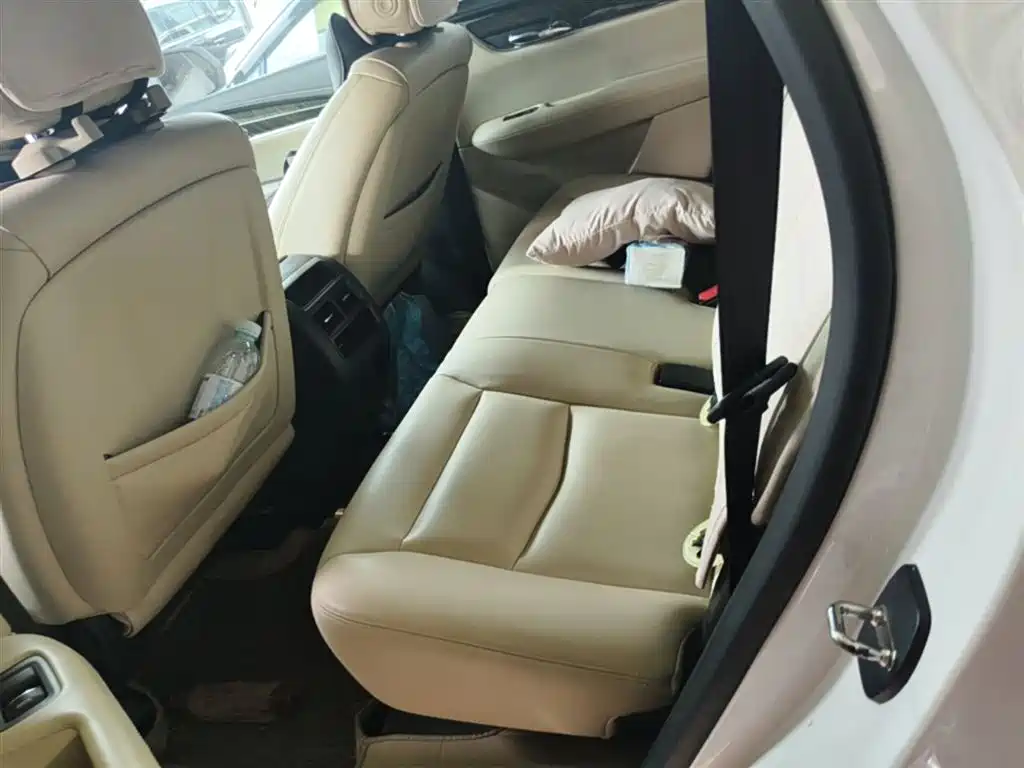 Cadillac XT5 2016 — фото 17