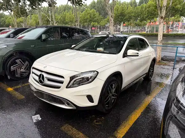 Mercedes-Benz GLA 2016