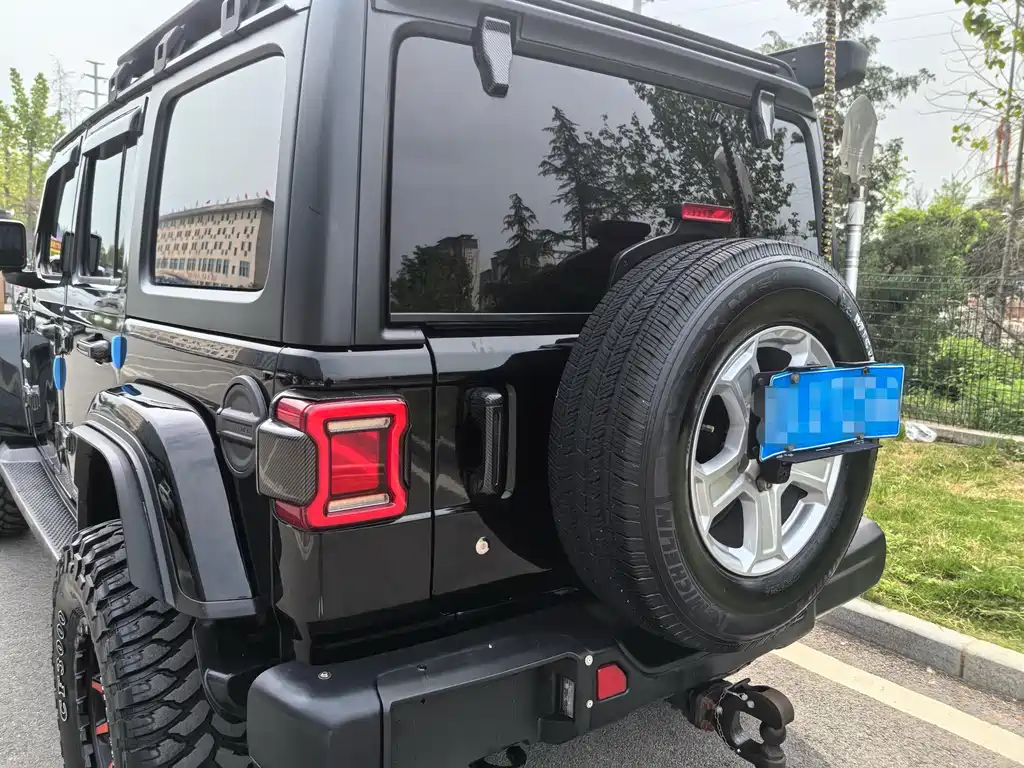 Jeep Wrangler 2020 — фото 17
