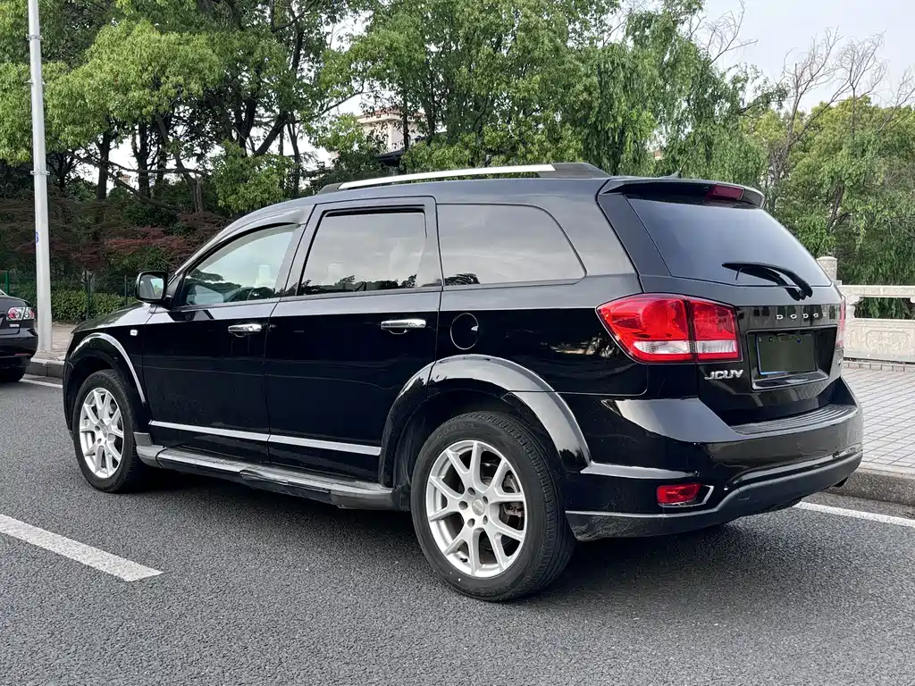 Dodge Journey 2014 — фото 4