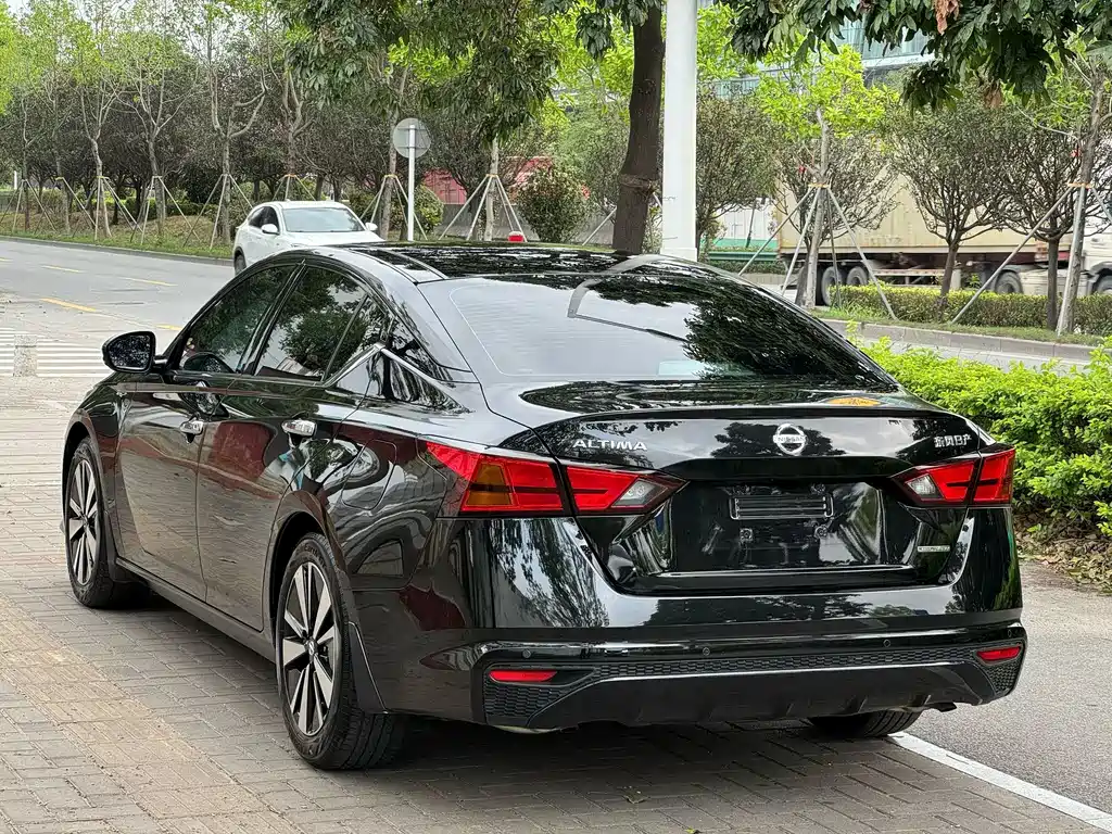 Nissan Teana 2022