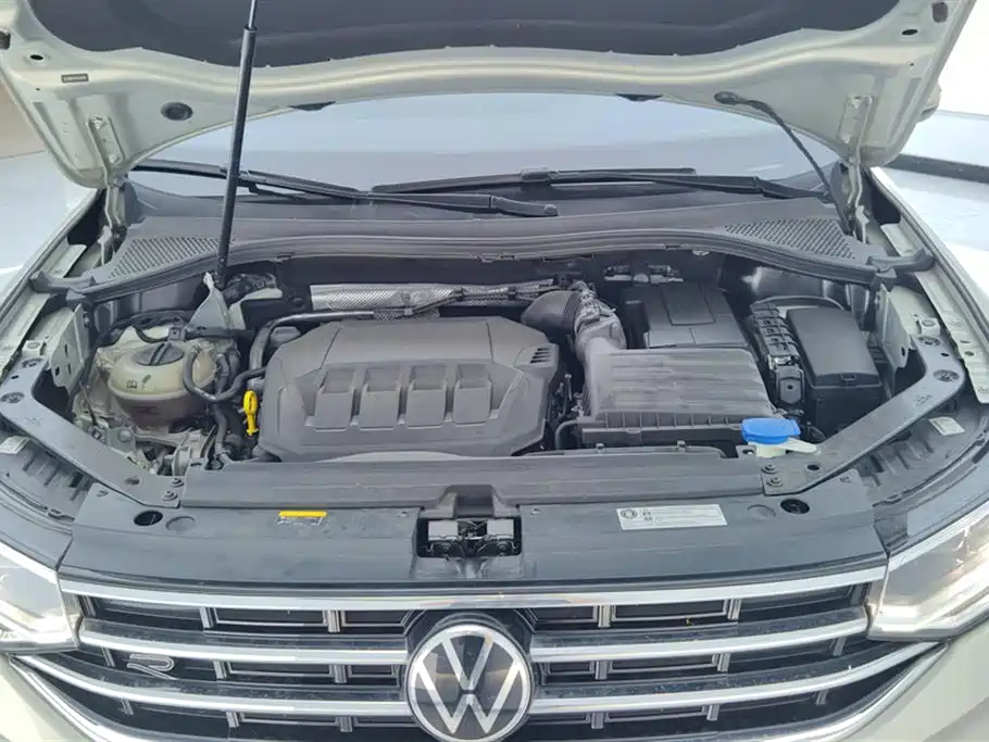 Volkswagen Tiguan L 2023 — фото 10