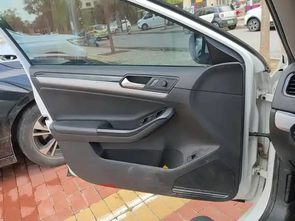 Volkswagen Sagitar 2019