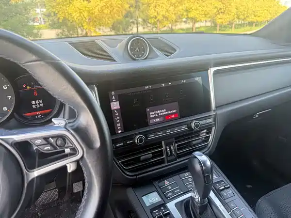 Porsche Macan 2020
