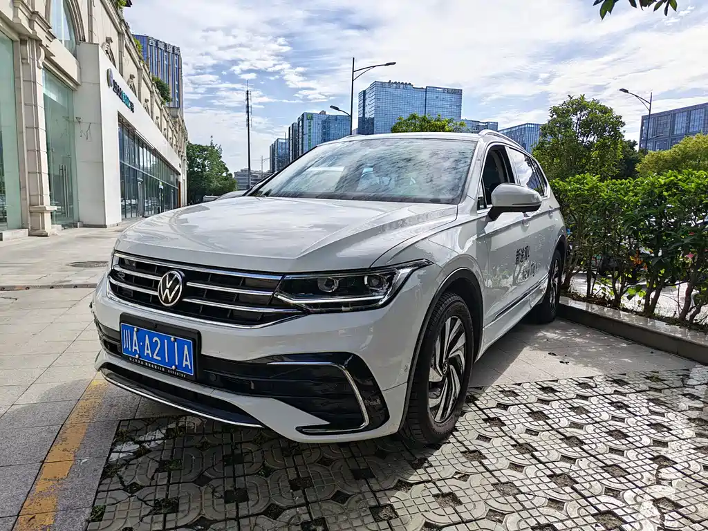 Volkswagen Tiguan L 2024 — фото 2