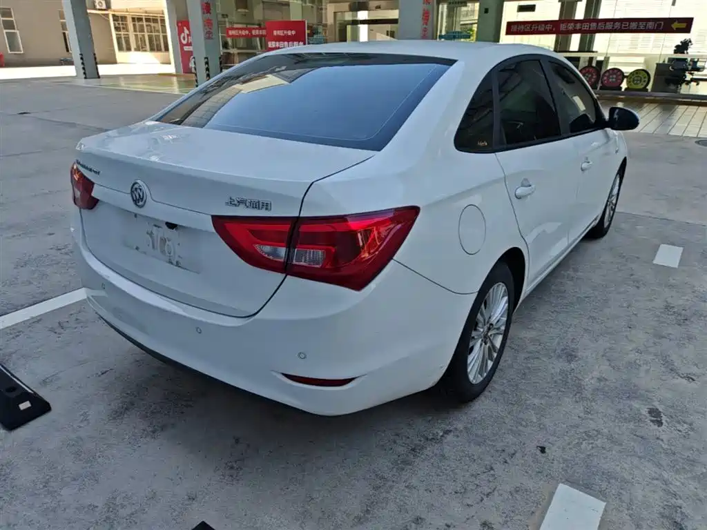 Buick Excelle 2016 — фото 12