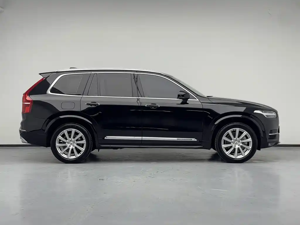 Volvo XC90 2019 — фото 9