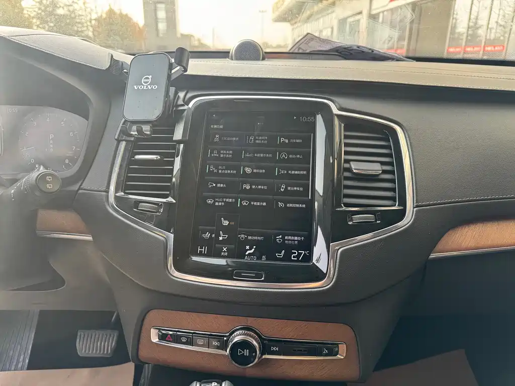 Volvo XC90 2017 — фото 12