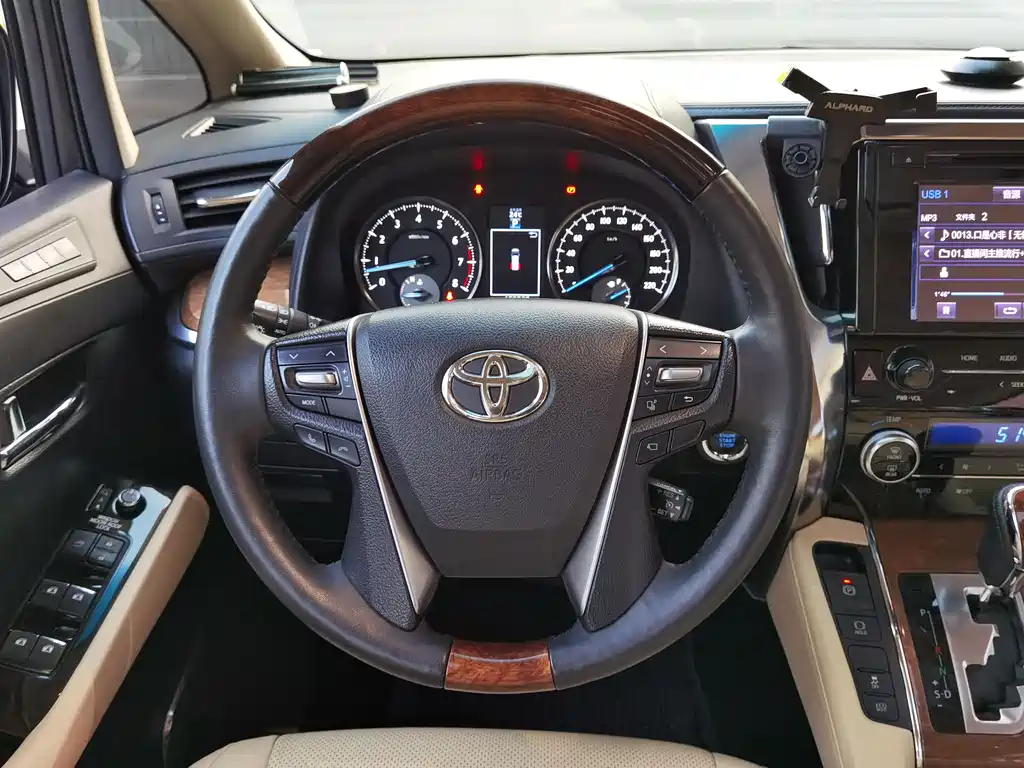 Toyota Alphard 2016 — фото 15