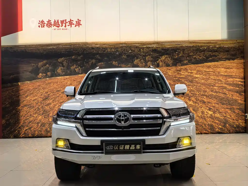 Toyota Land Cruiser 2017 — фото 2