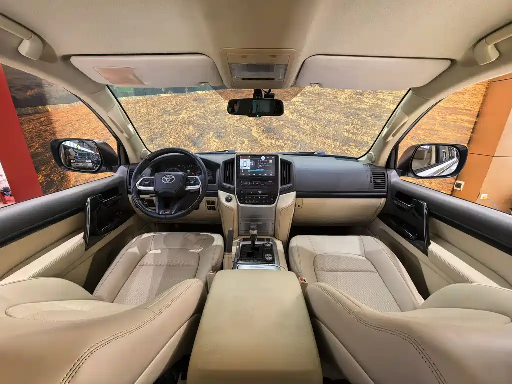 Toyota Land Cruiser 2017 — фото 15