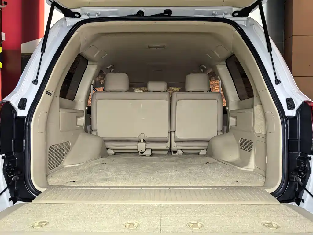 Toyota Land Cruiser 2017 — фото 20