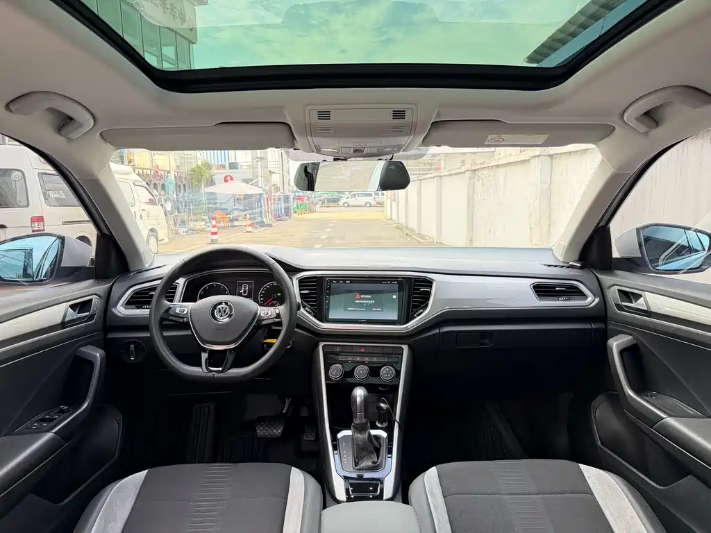 Volkswagen T-Roc 2019