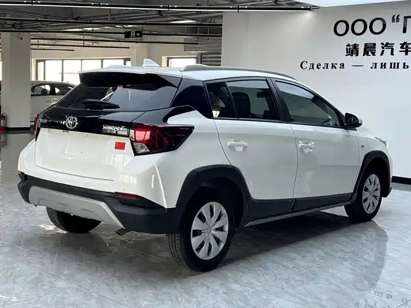 Toyota Yaris L 2022
