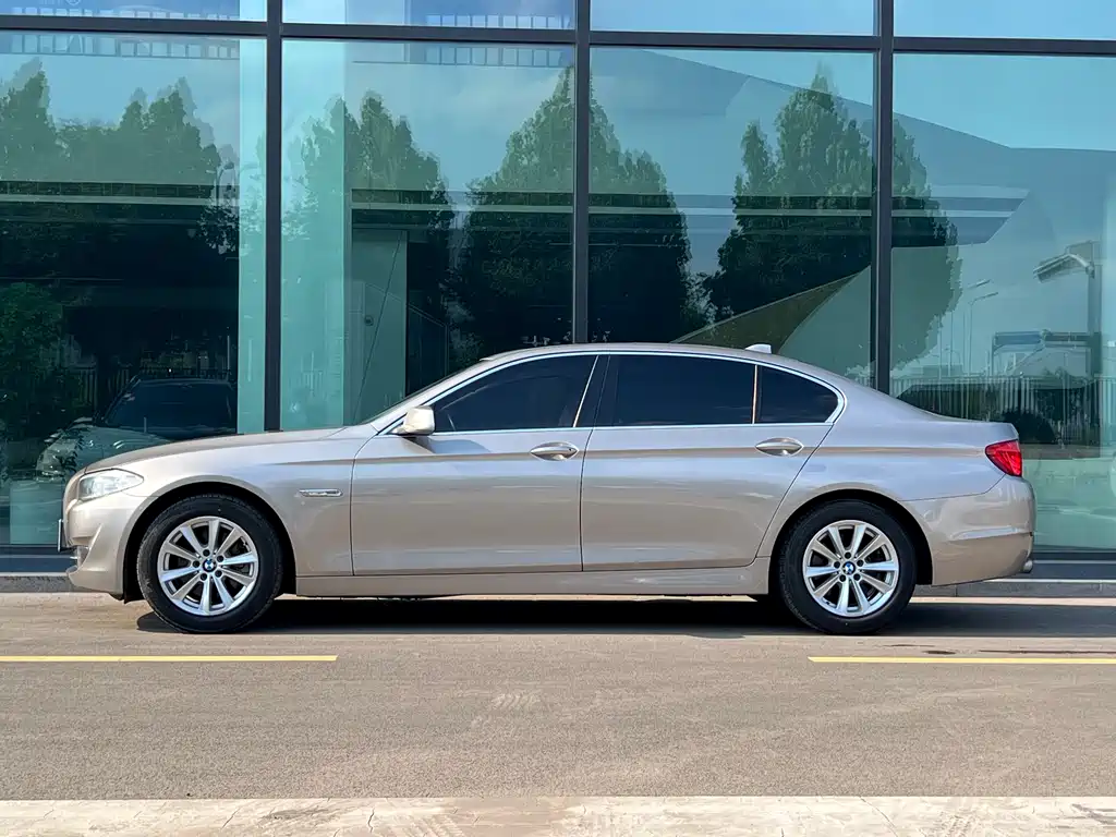 BMW 5 Series 2011