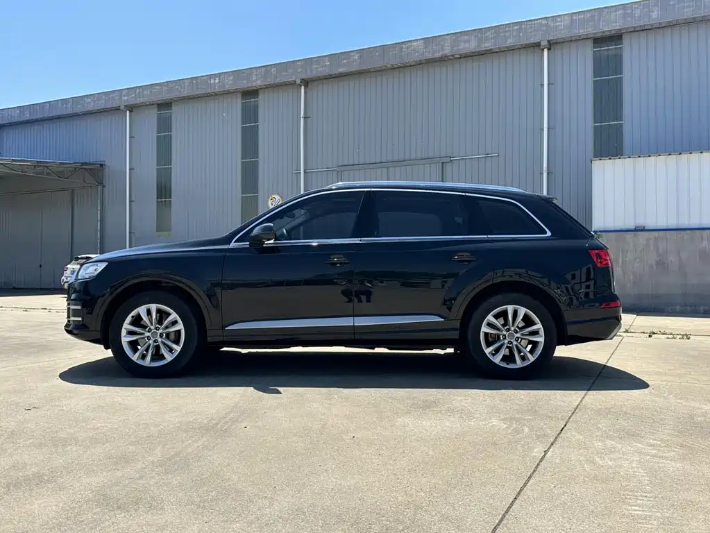 Audi Q7 2019 — фото 12
